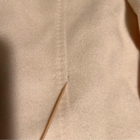 Burberry Wool Coat Women’s White Size 8 Button Long Capsule Wardrobe - Picture 9 of 14